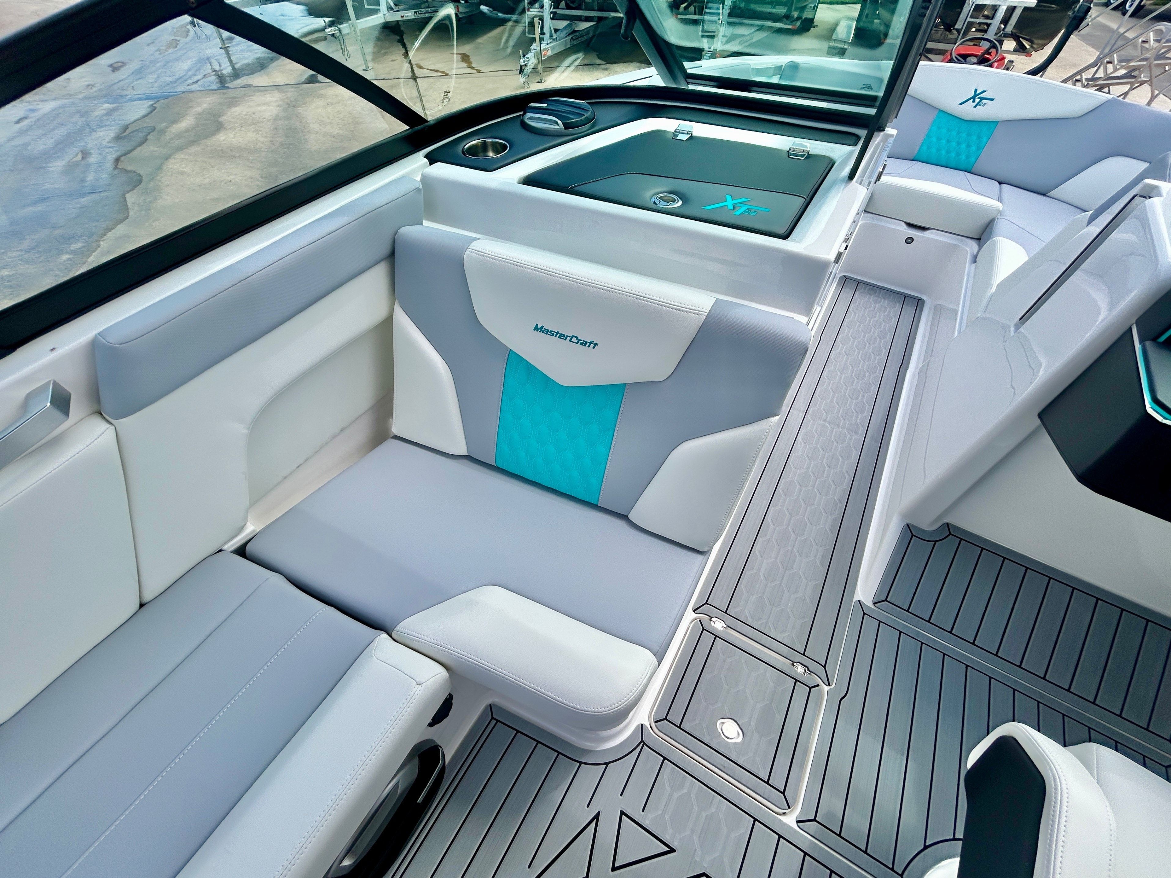 2026 MasterCraft XT22 - 35