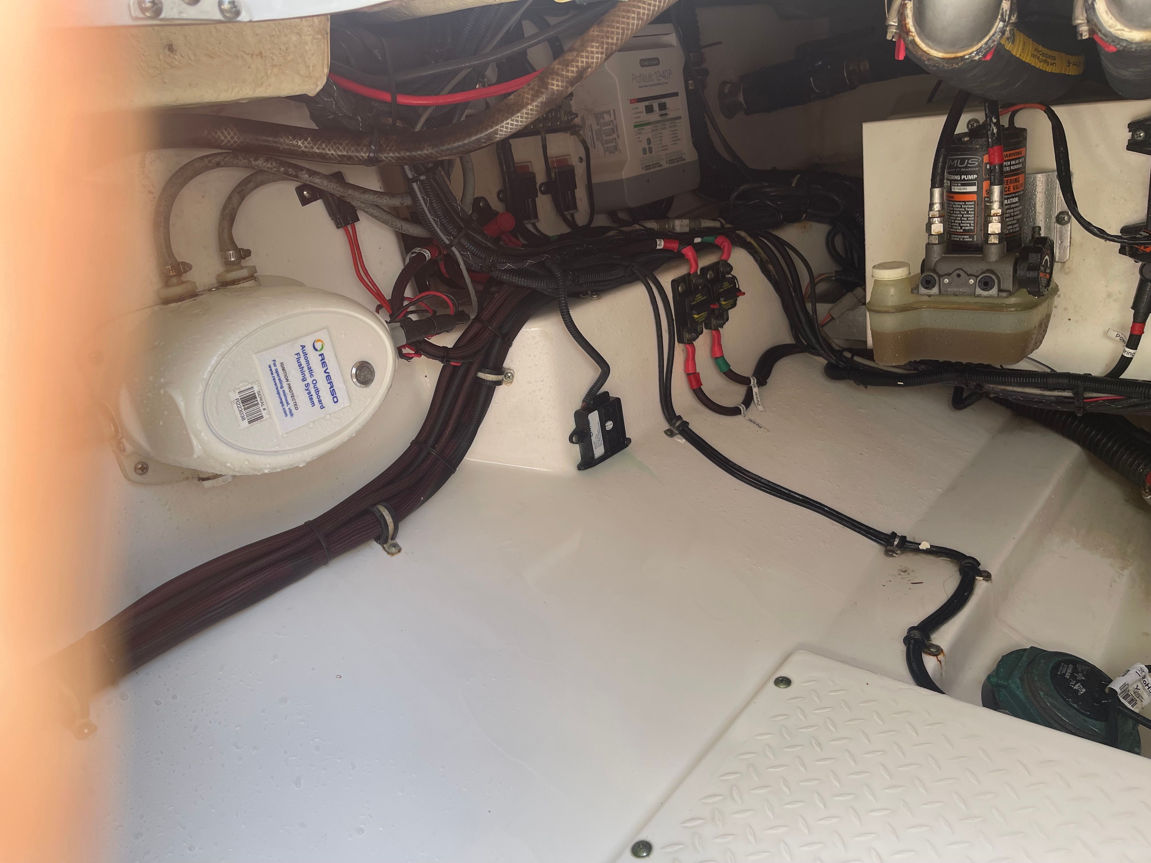 2017 Everglades 325 Center Console - 79