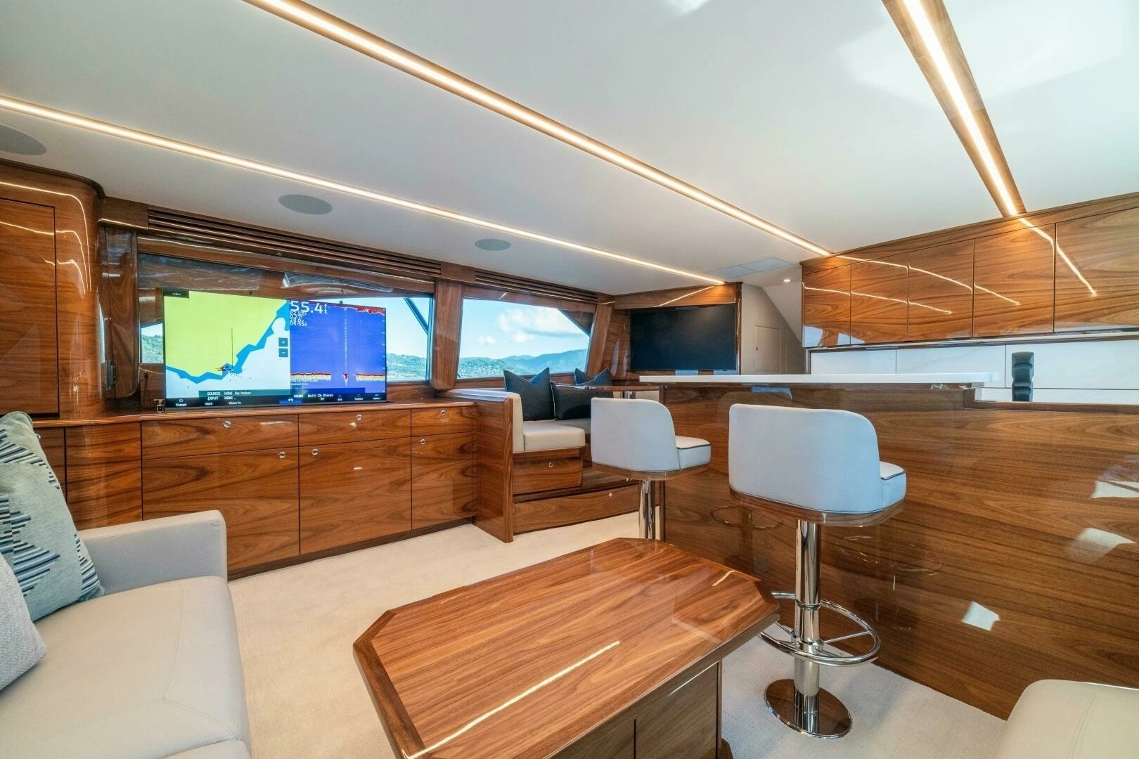 2027 Viking 64 Convertible - Image 4