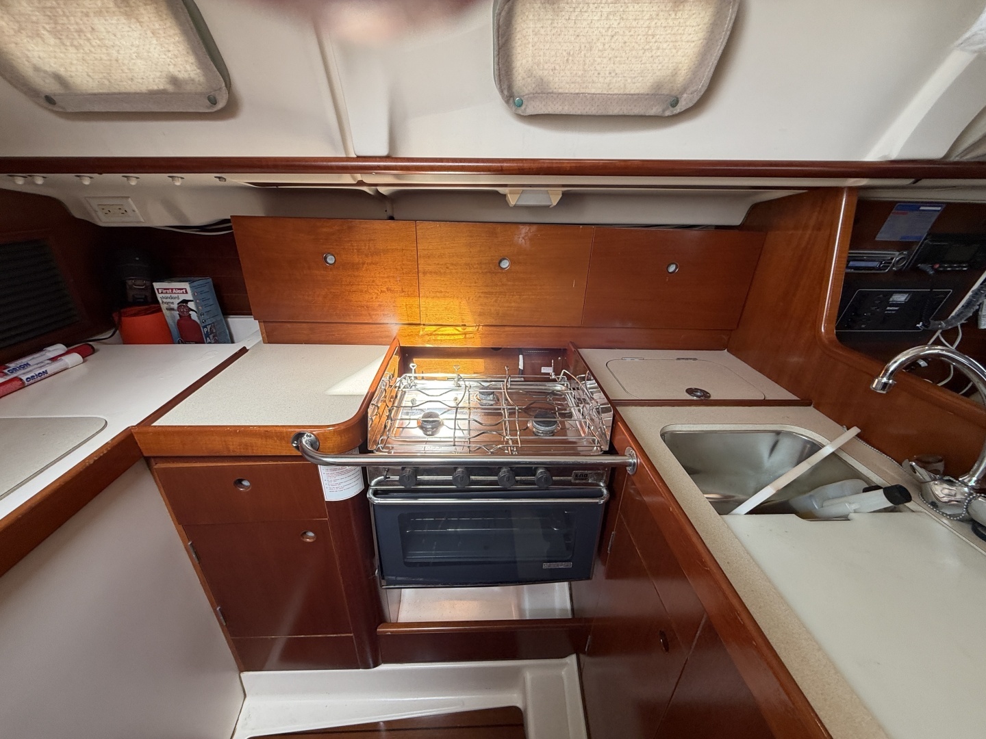 1995 Beneteau OCEANIS 321 - Image 52