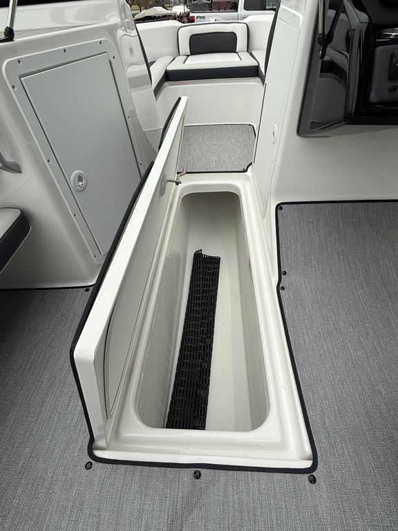 2025 Yamaha Boats AR195 - 18