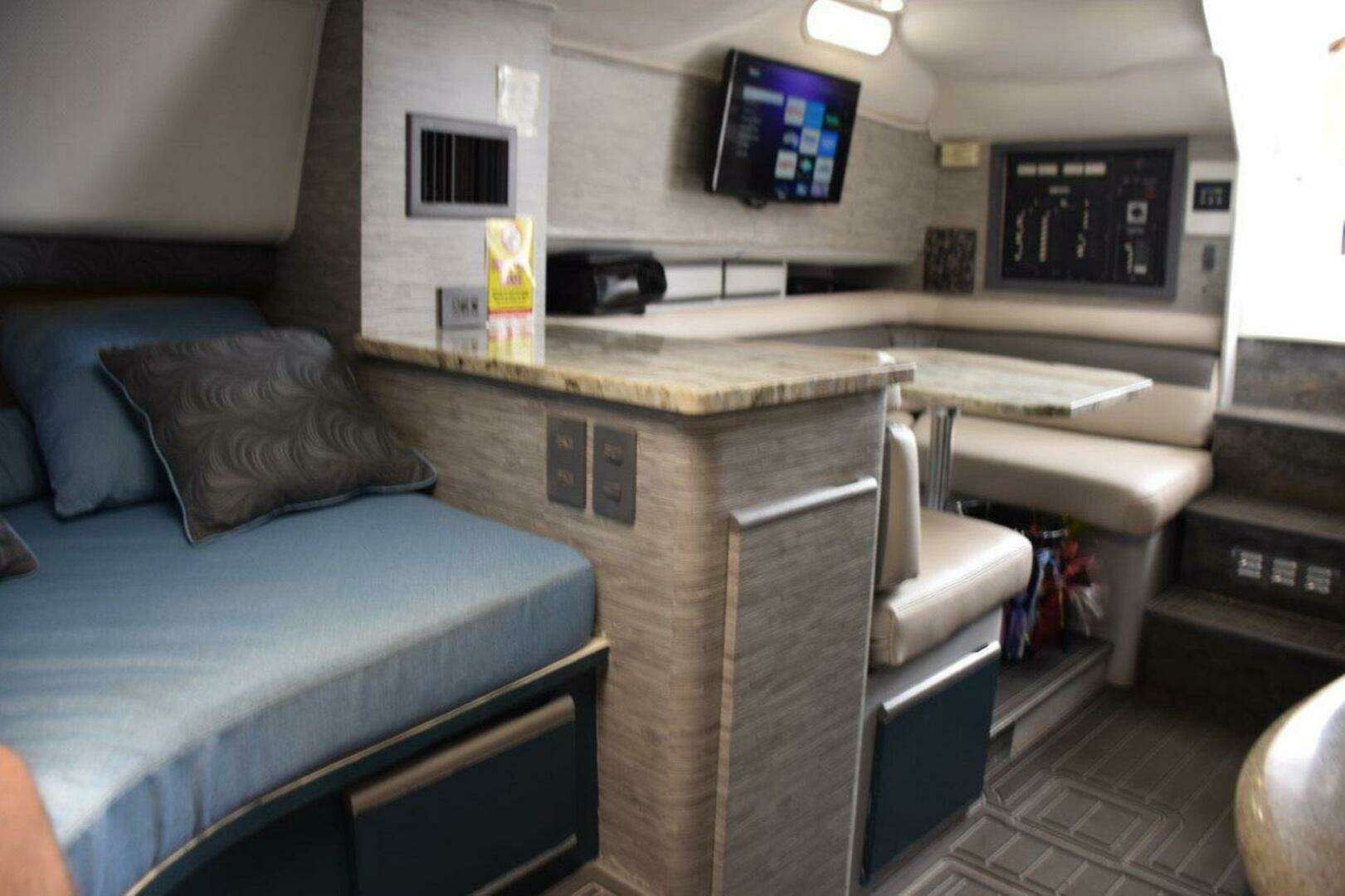 1995 Blackfin Combi 33 - Image 23
