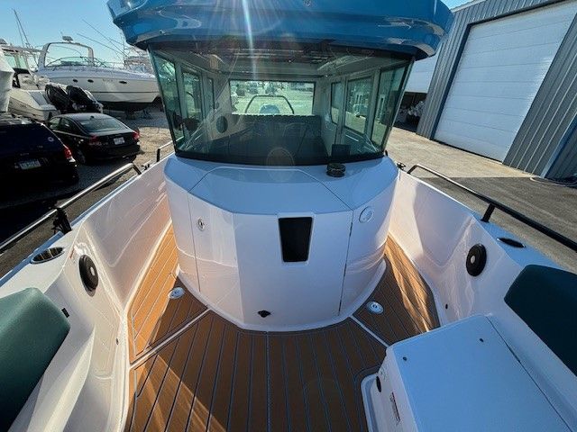 2023 Axopar 28 Cabin - 6