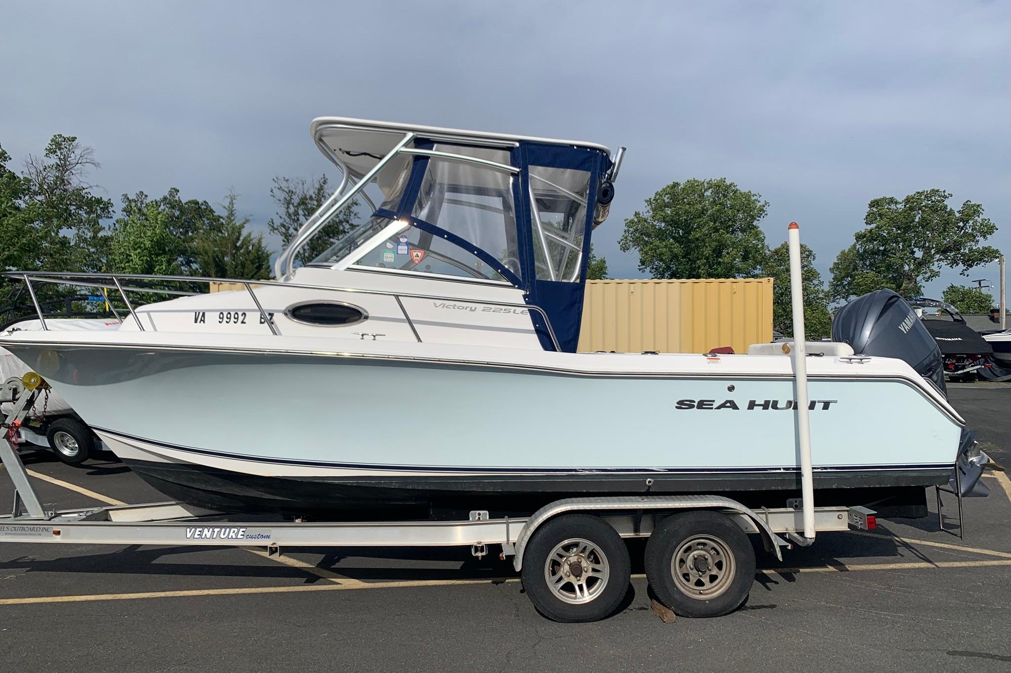 2014 Sea Hunt Victory 225
