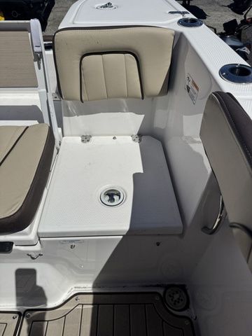 2026 Yamaha Boats 255 FSH Sport E - 30