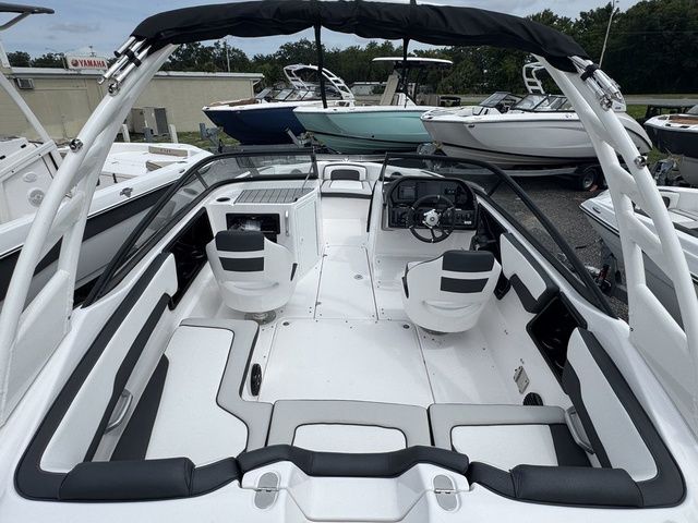 2025 Yamaha Boats 195S - 4