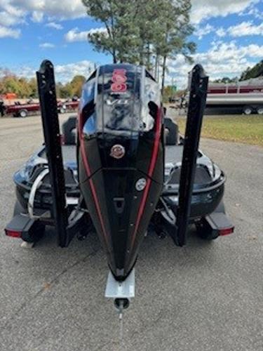 2025 Nitro Z19 boat rear view on pavement