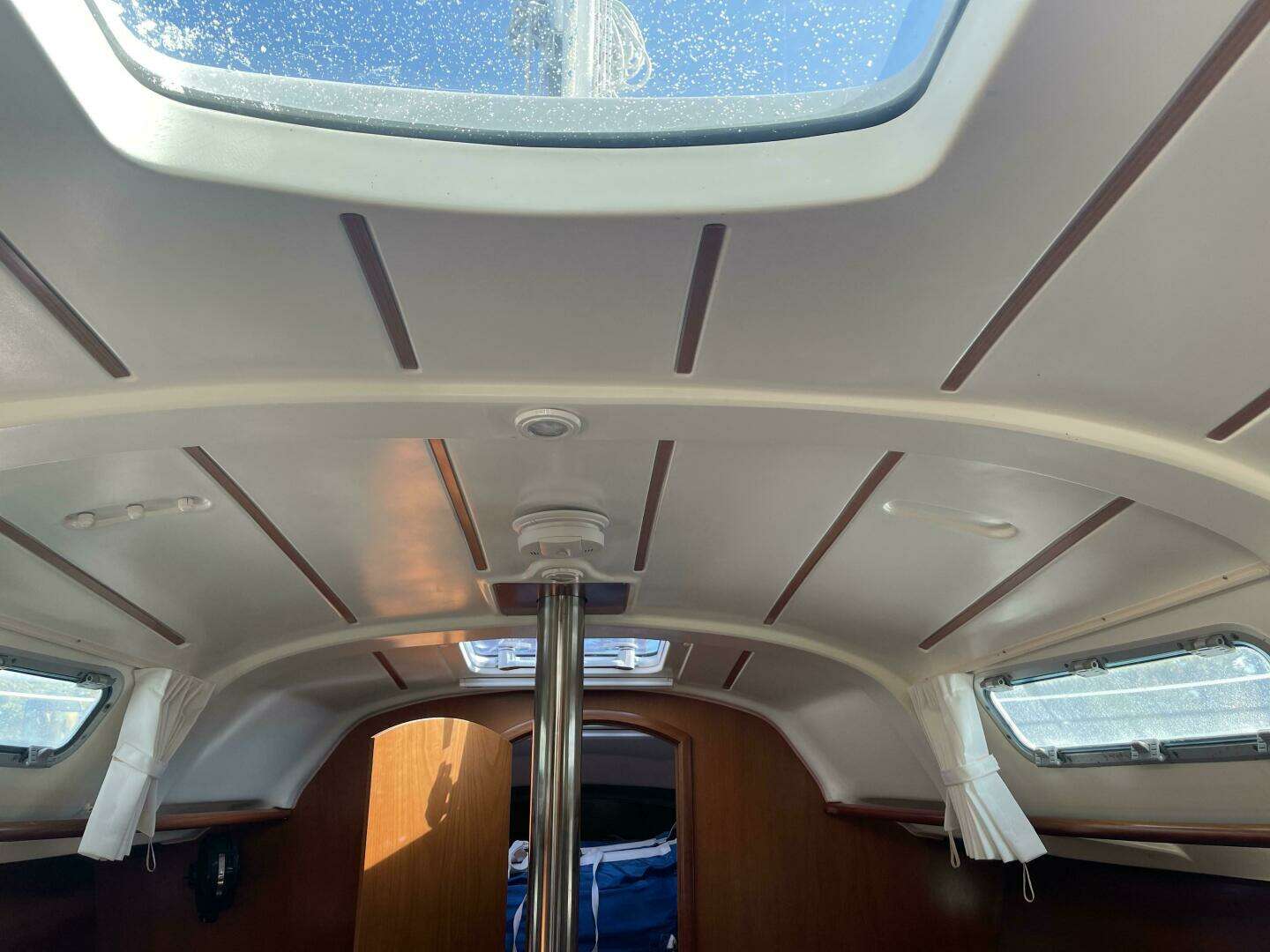 2000 Beneteau 311 - Image 27