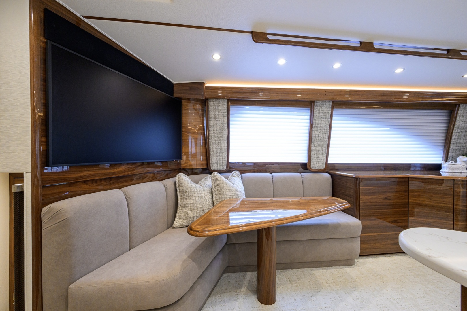2024 Viking 54 Convertible - Image 7