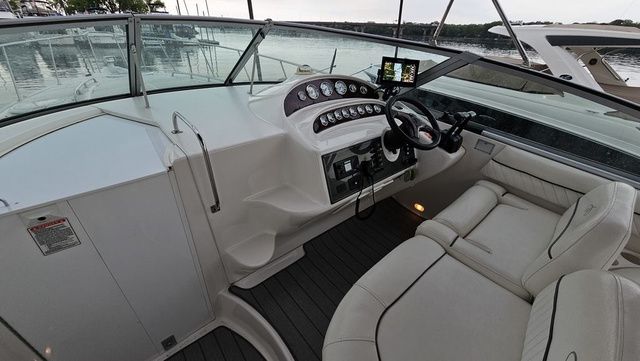 2003 Monterey 322 Cruiser - 9