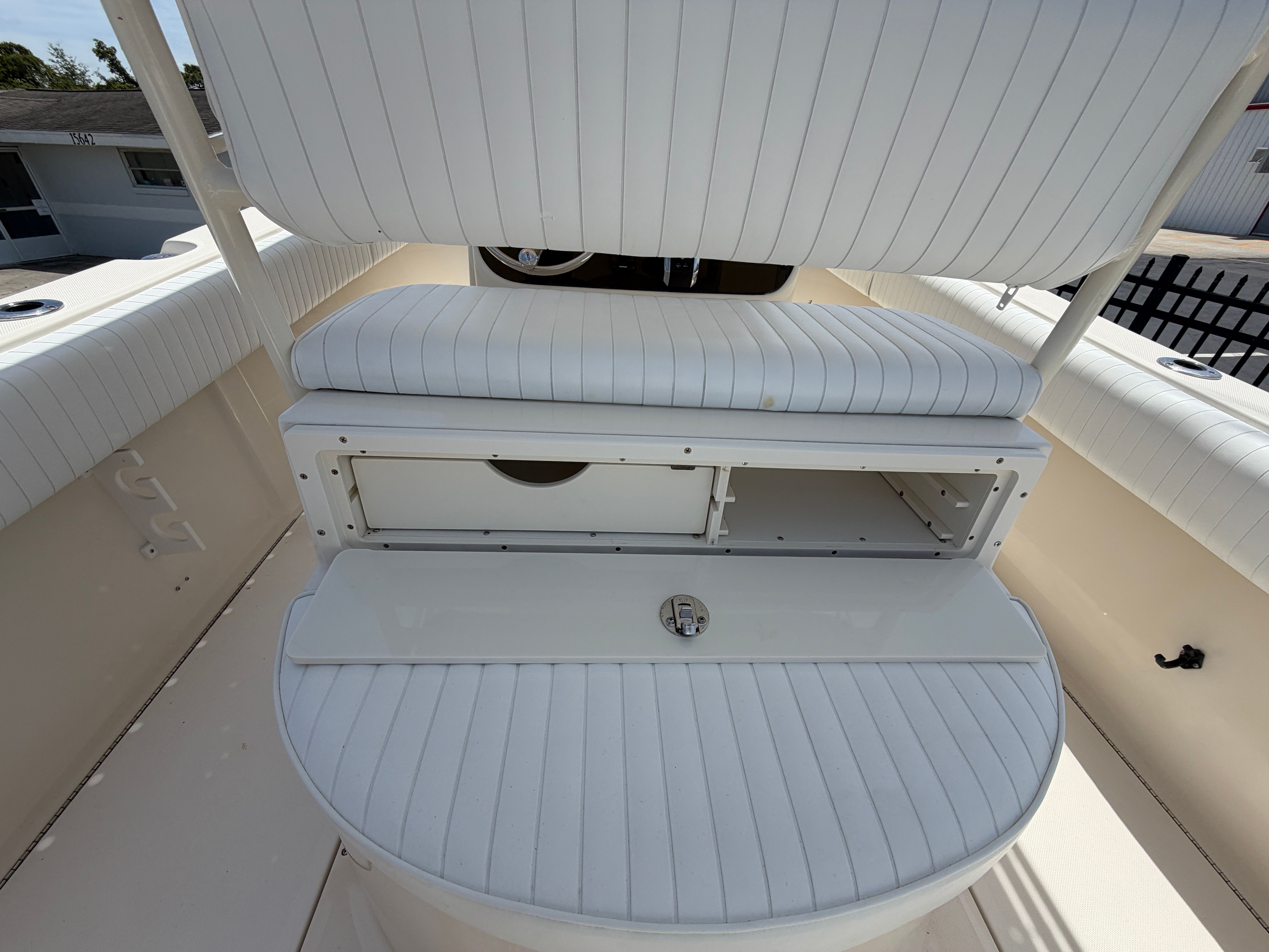 Interior view of a 2004 McKee Craft 24 FREEDOM boat.