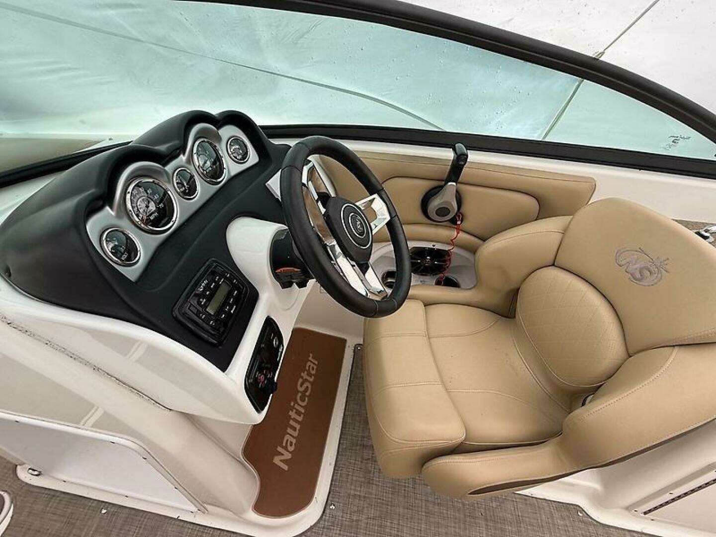 2019 NauticStar 243 DC - Image 11