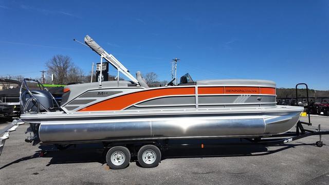 2025 Bennington M Quad Bench 24 MFB - 6