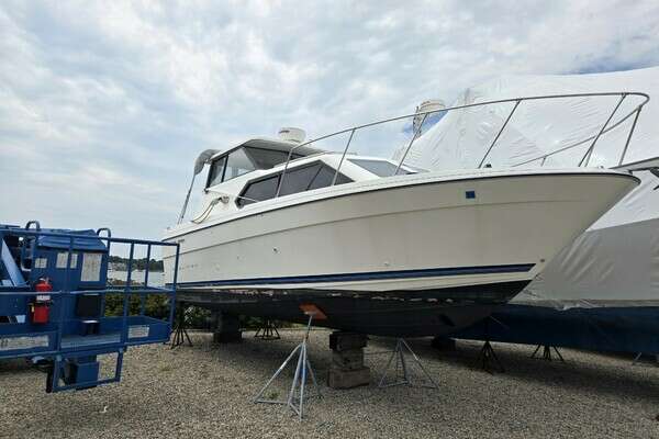 2005 Bayliner 289 EC