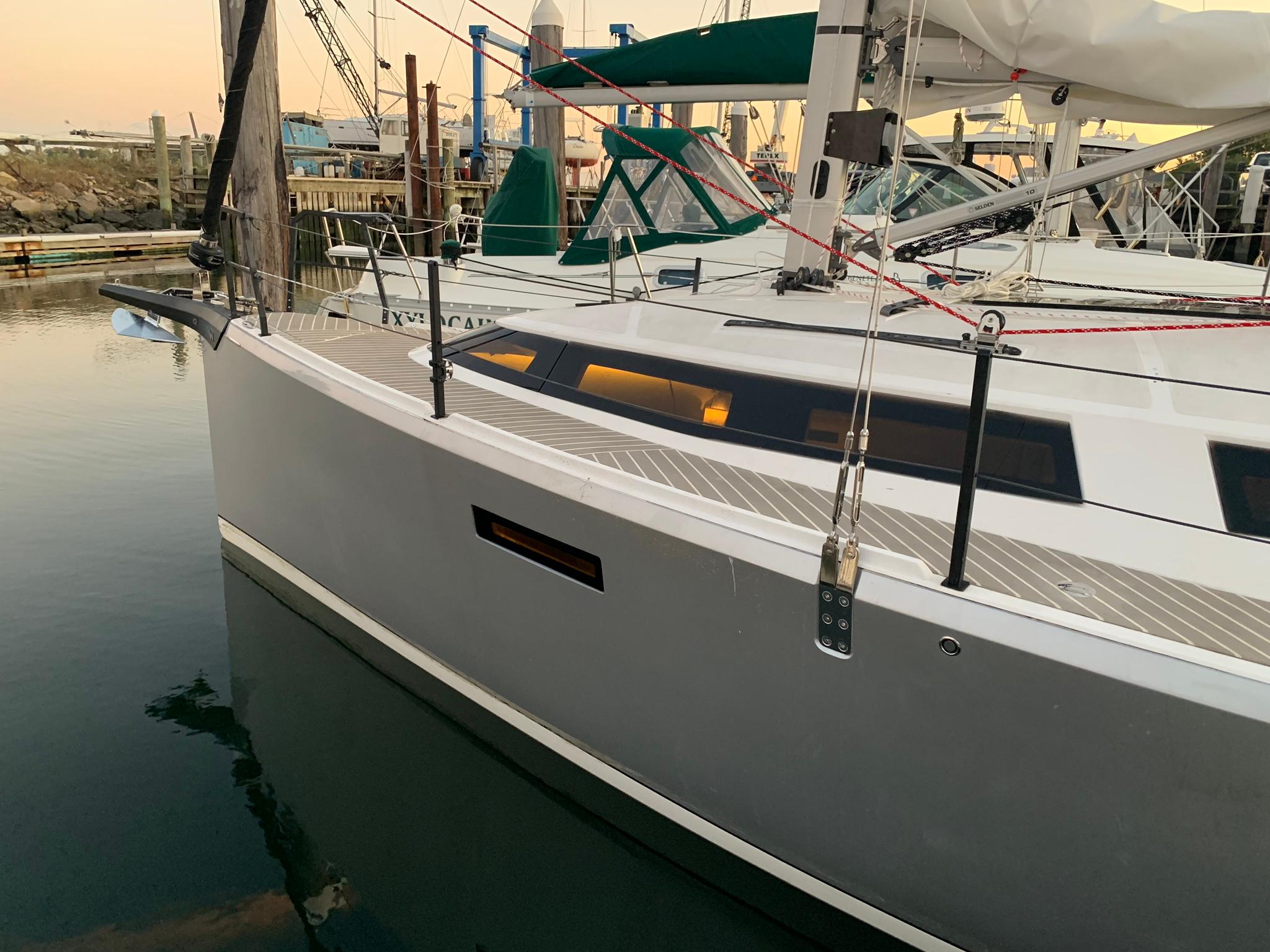 2025 Faro Yachts 29 docked at marina, sleek design, modern features.