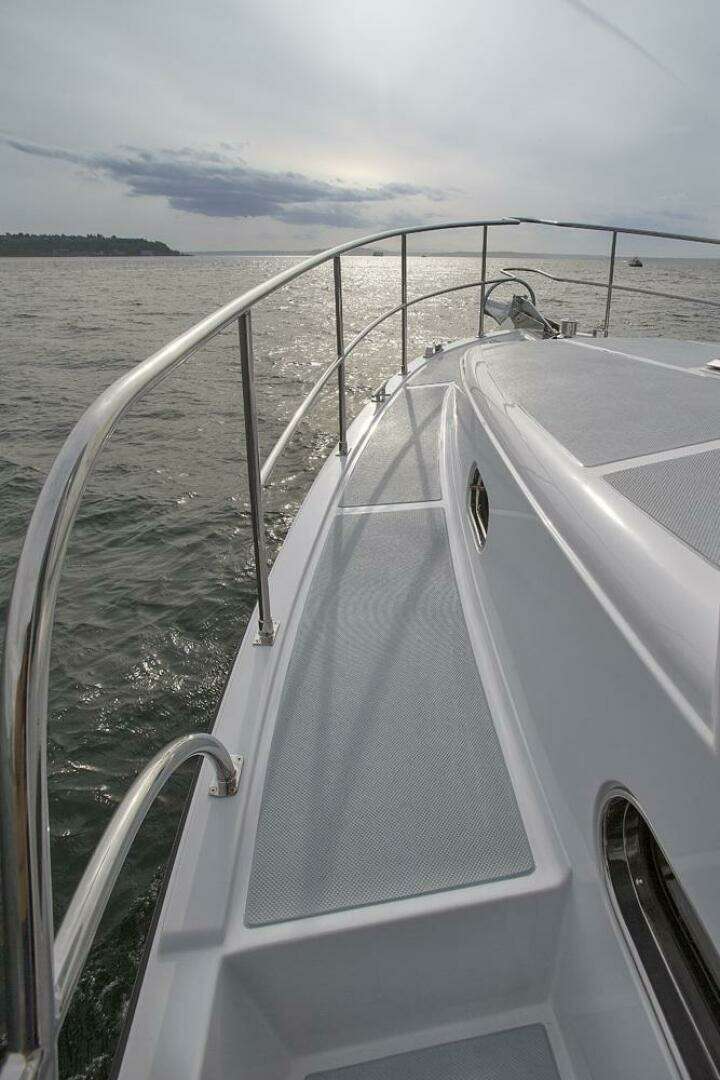 2026 Helmsman Trawlers 38E Pilothouse - Image 10