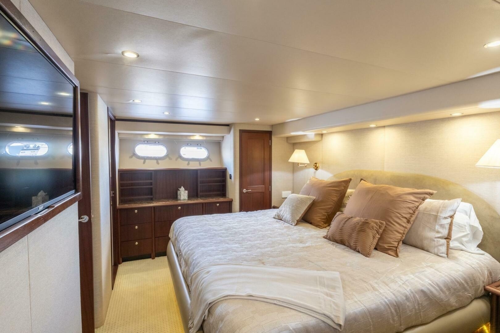 2009 Pacific Mariner 65 Motor Yacht - Image 44