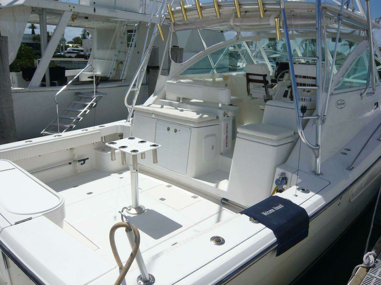 2004 Rampage 38 Express - Image 4