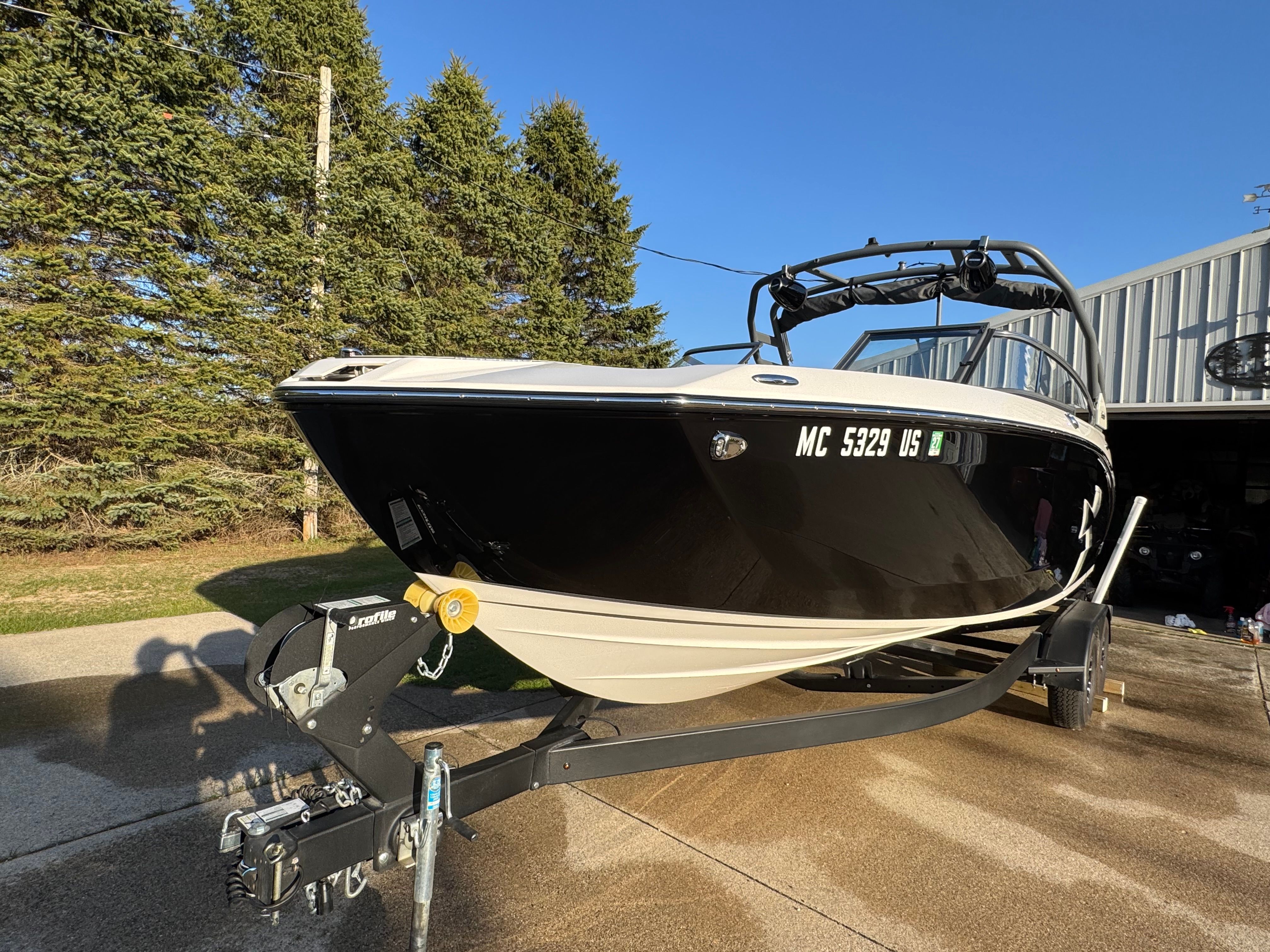2022 Yamaha Boats 252S - 4