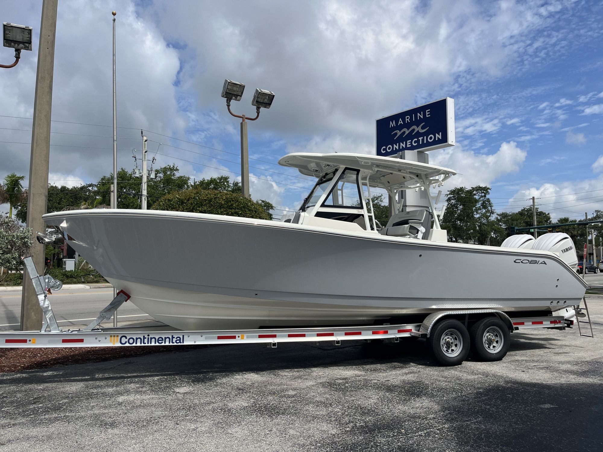 2026 Cobia 305 Center Console