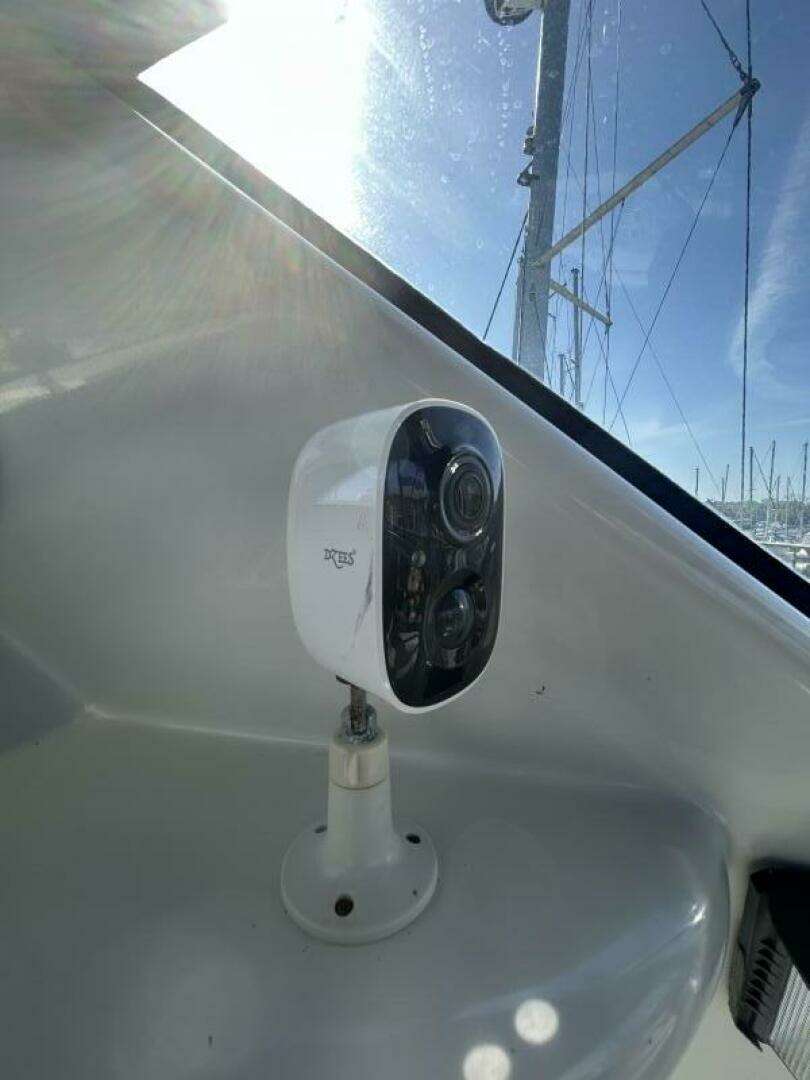 2005 Carver 366 MY - Image 23