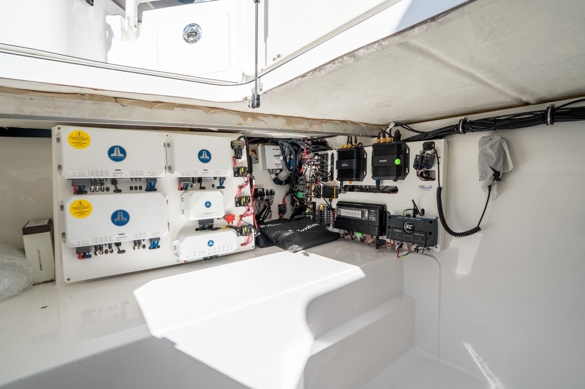 2026 Hurricane SunDeck 3200 OB - 32