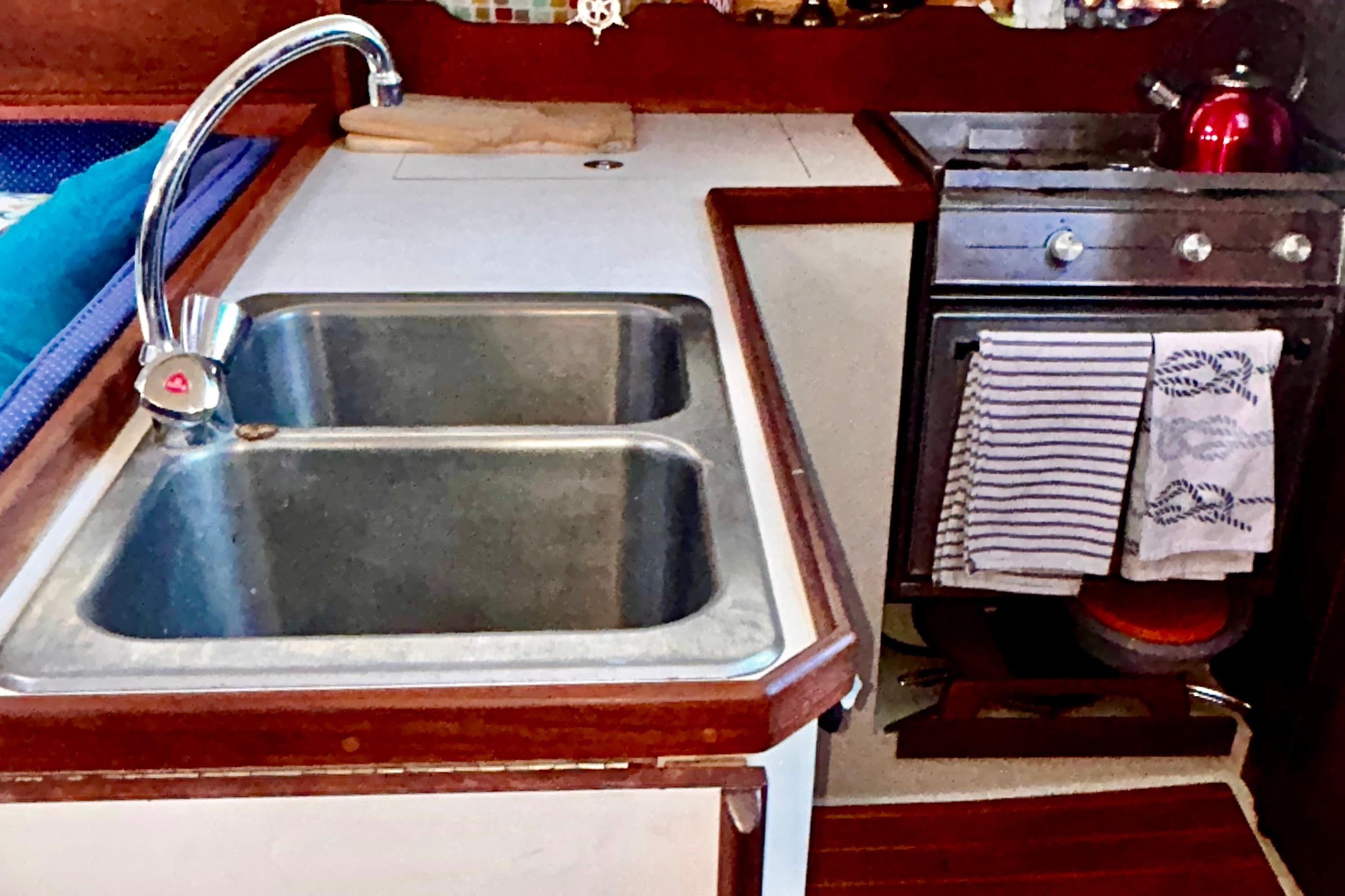 1988 Catalina 34 MkII - 14