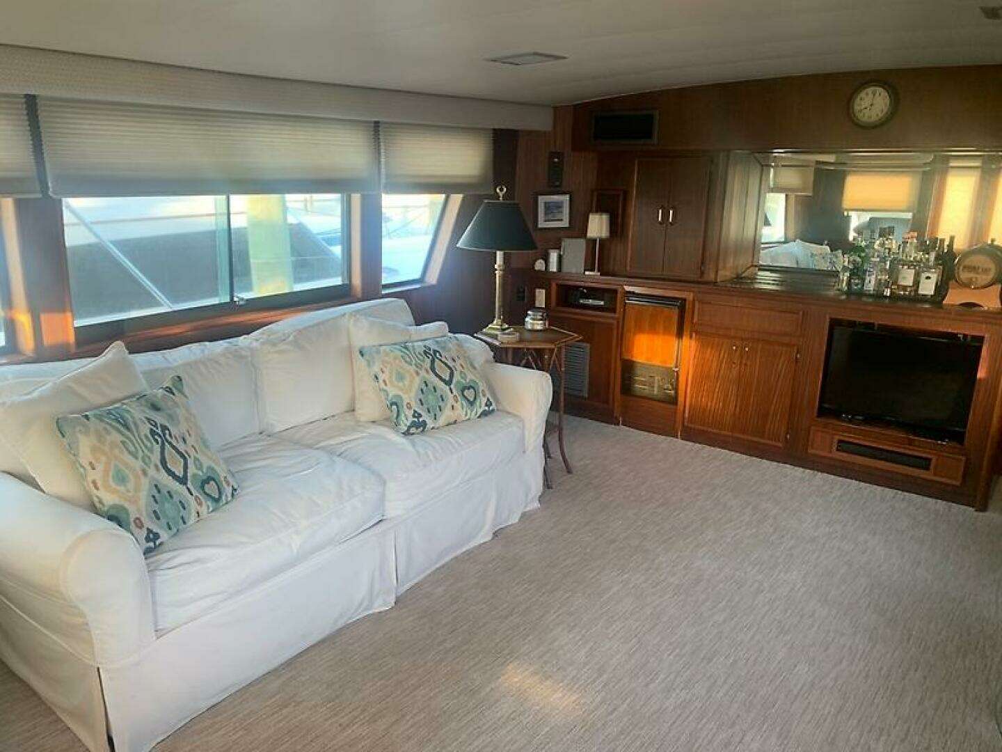 1984 Hatteras 53 - Image 10