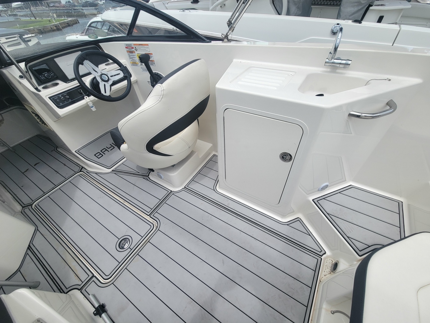 2023 Bayliner DX 2200 - Image 5