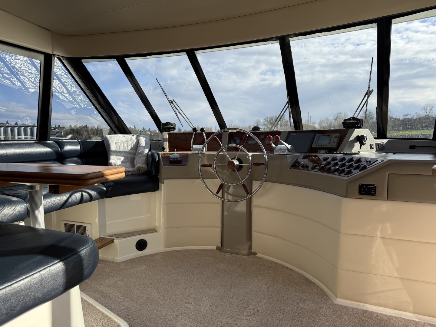 1998 Bayliner 4788 - Image 36