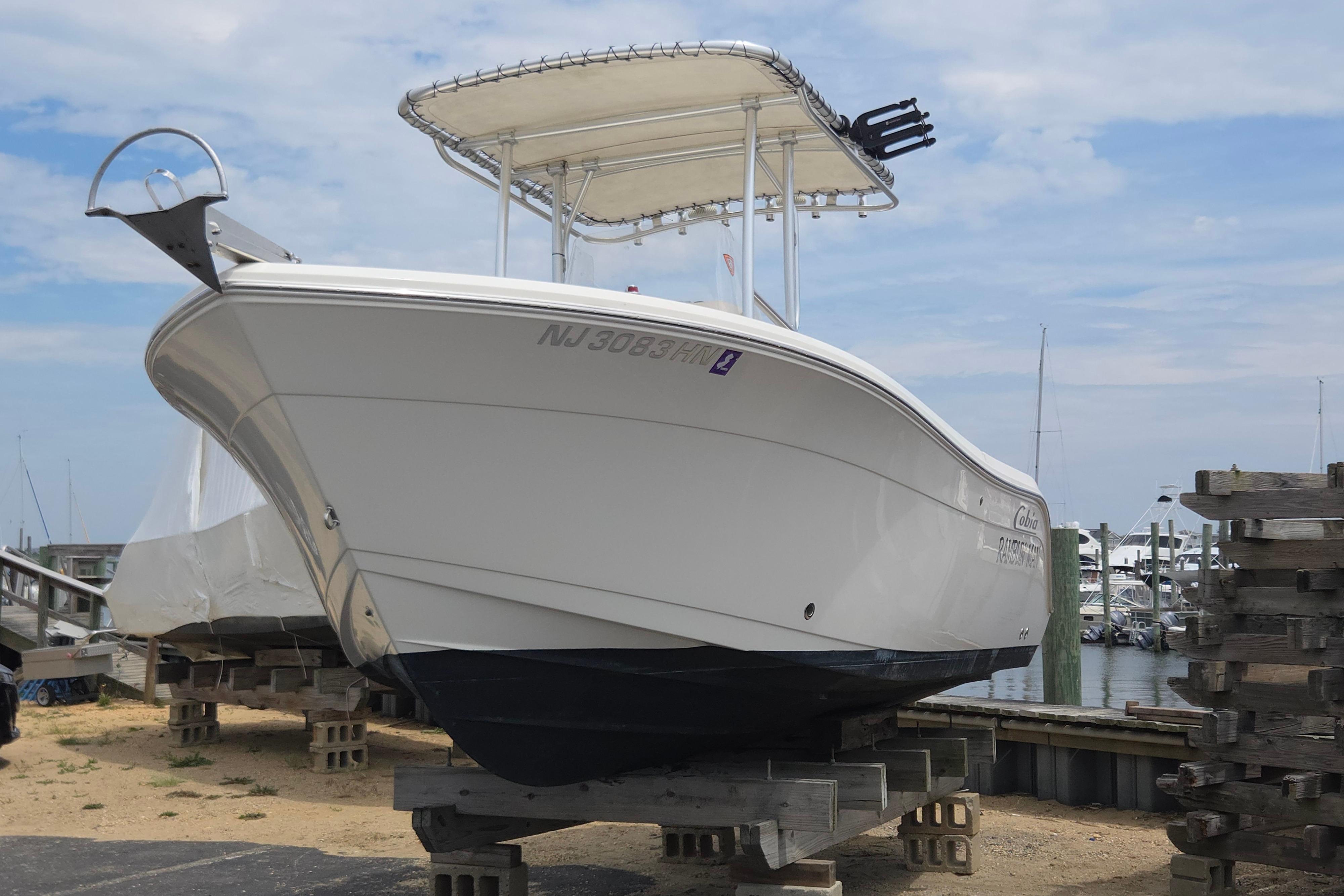2014 Cobia 217 Center Console