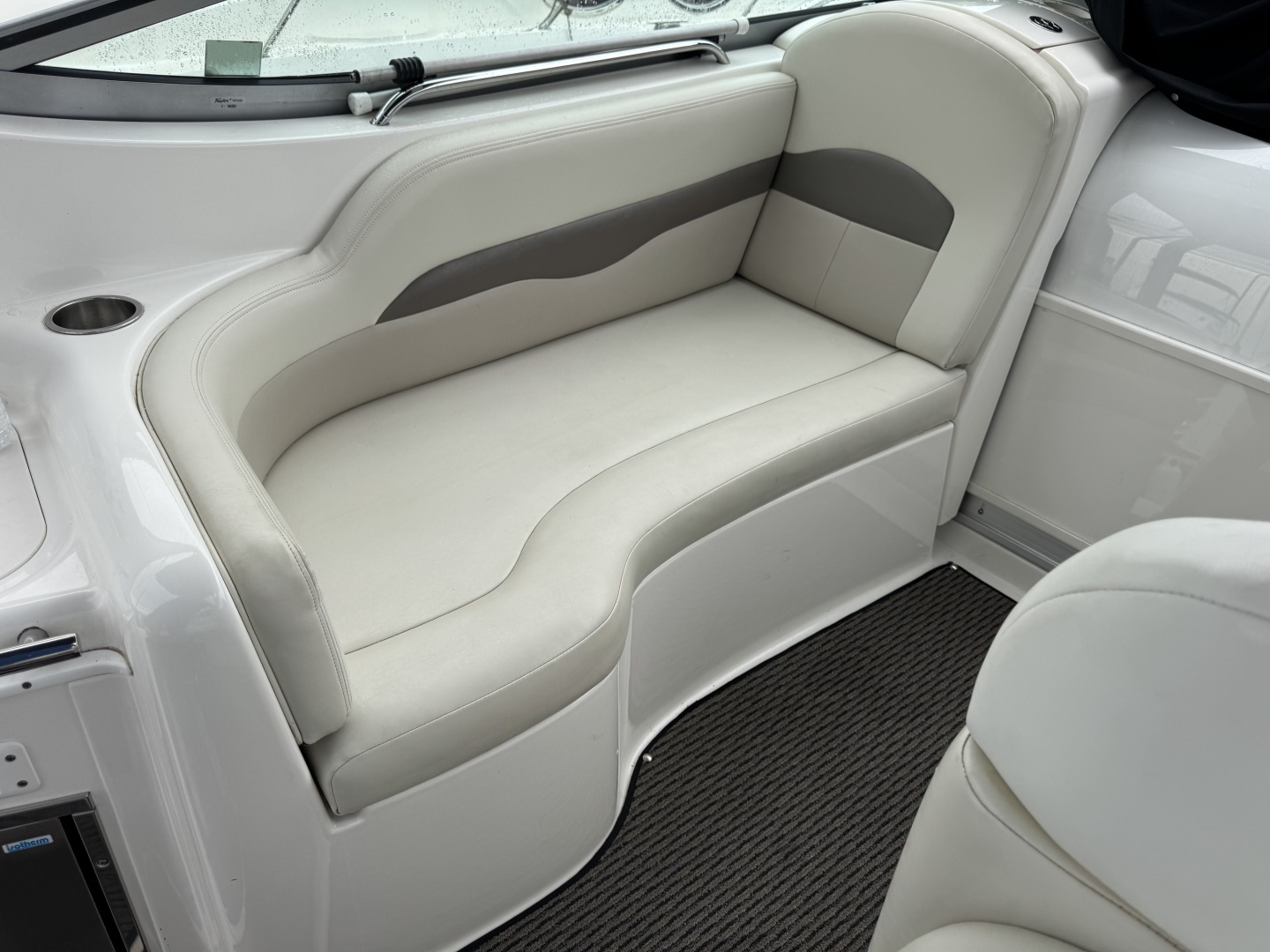 2008 Chaparral 310 Signature - Image 9