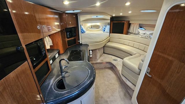 2003 Monterey 322 Cruiser - 13