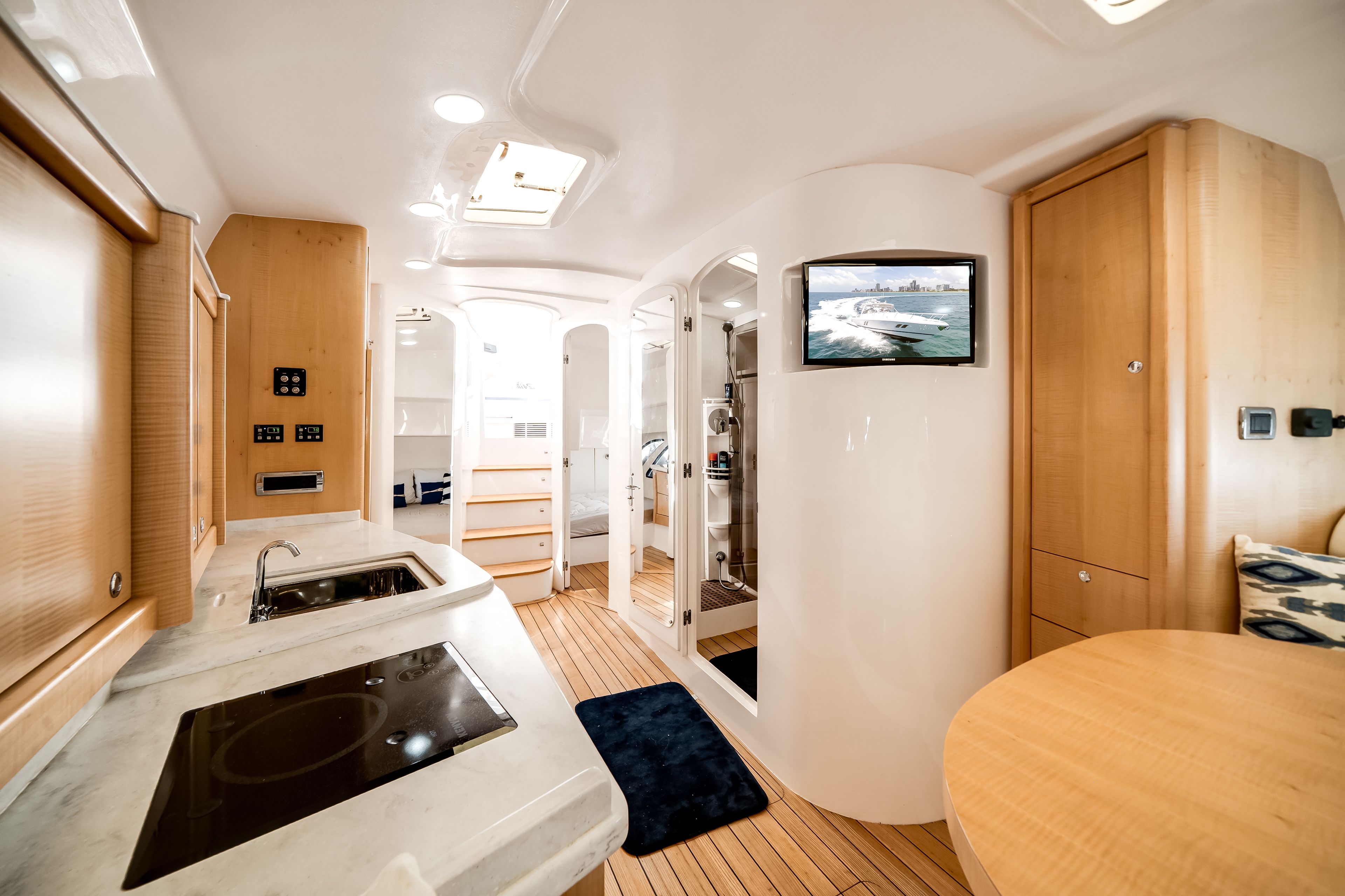 2018 Intrepid 475 Sport Yacht - 43