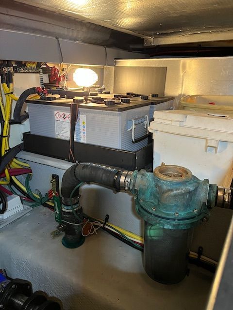 2005 Mainship 400 Trawler - 79