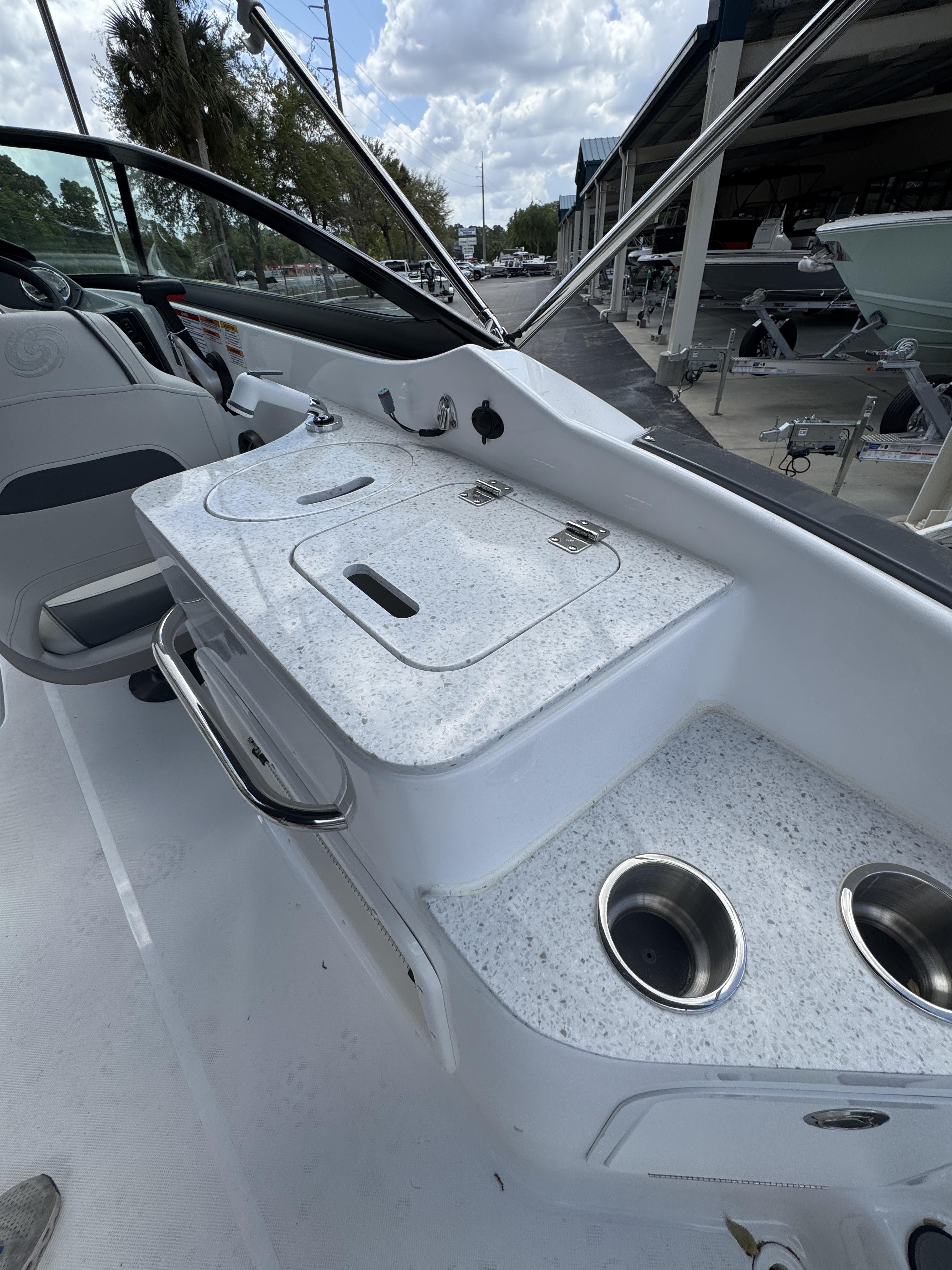 2026 Hurricane SunDeck 2400 OB - 27