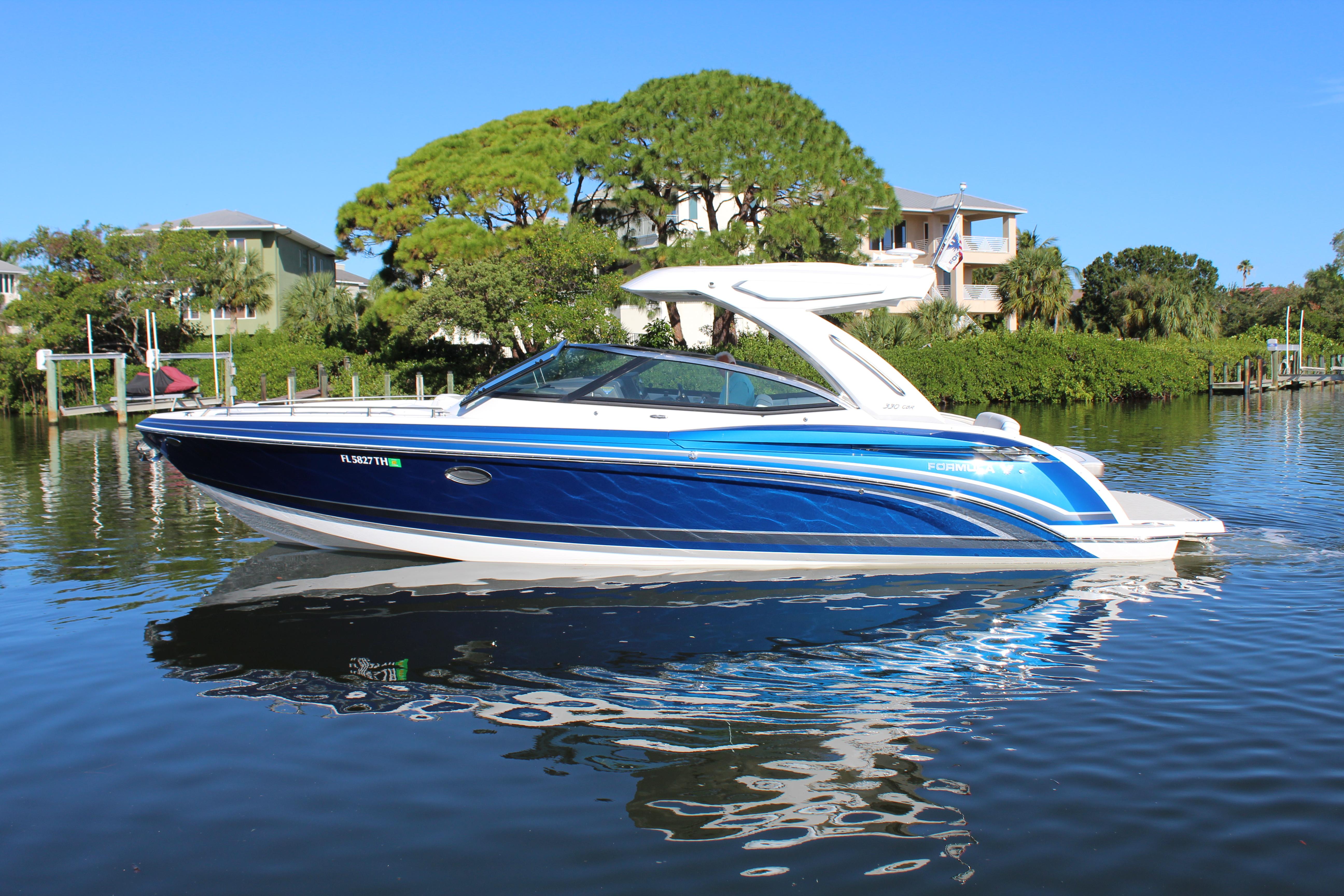 2023 Formula 330 Crossover Bowrider
