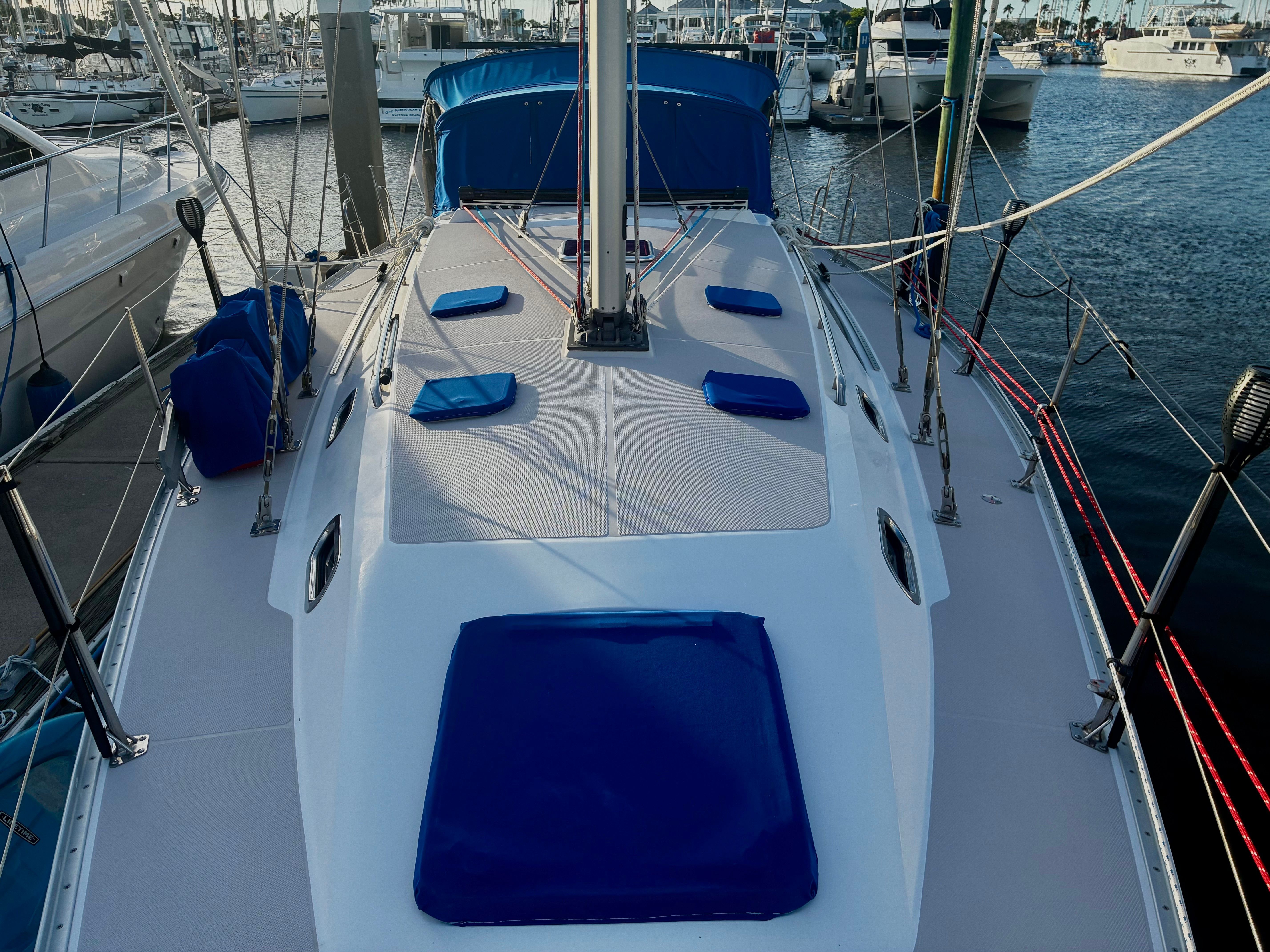 2011 Catalina 445 - 13