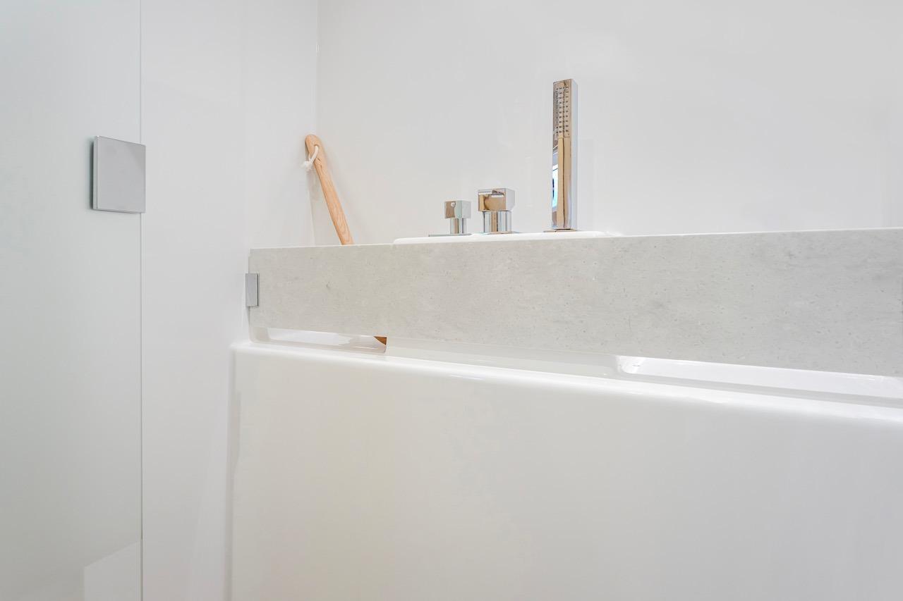 Modern bathroom design in Privilege Signature 510, year 2025.