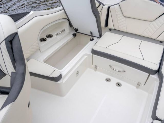 2026 Stingray 23 OSX - 22