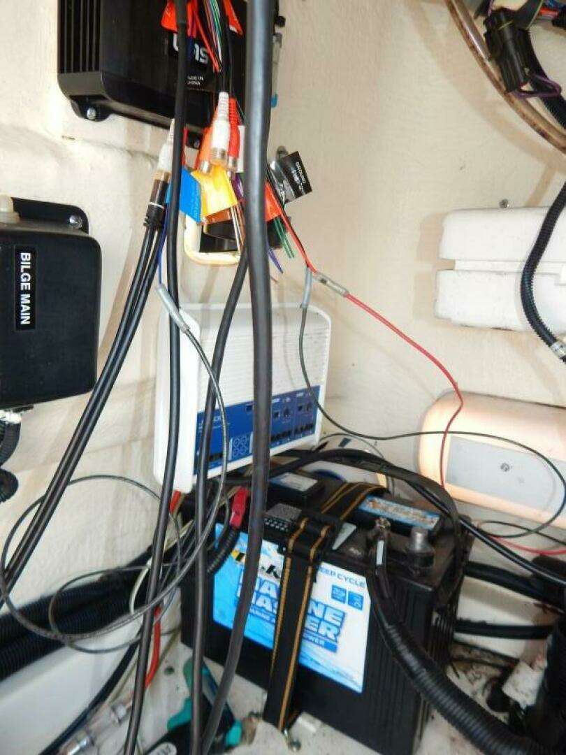 2020 Boston Whaler 190 Montauk - Image 18