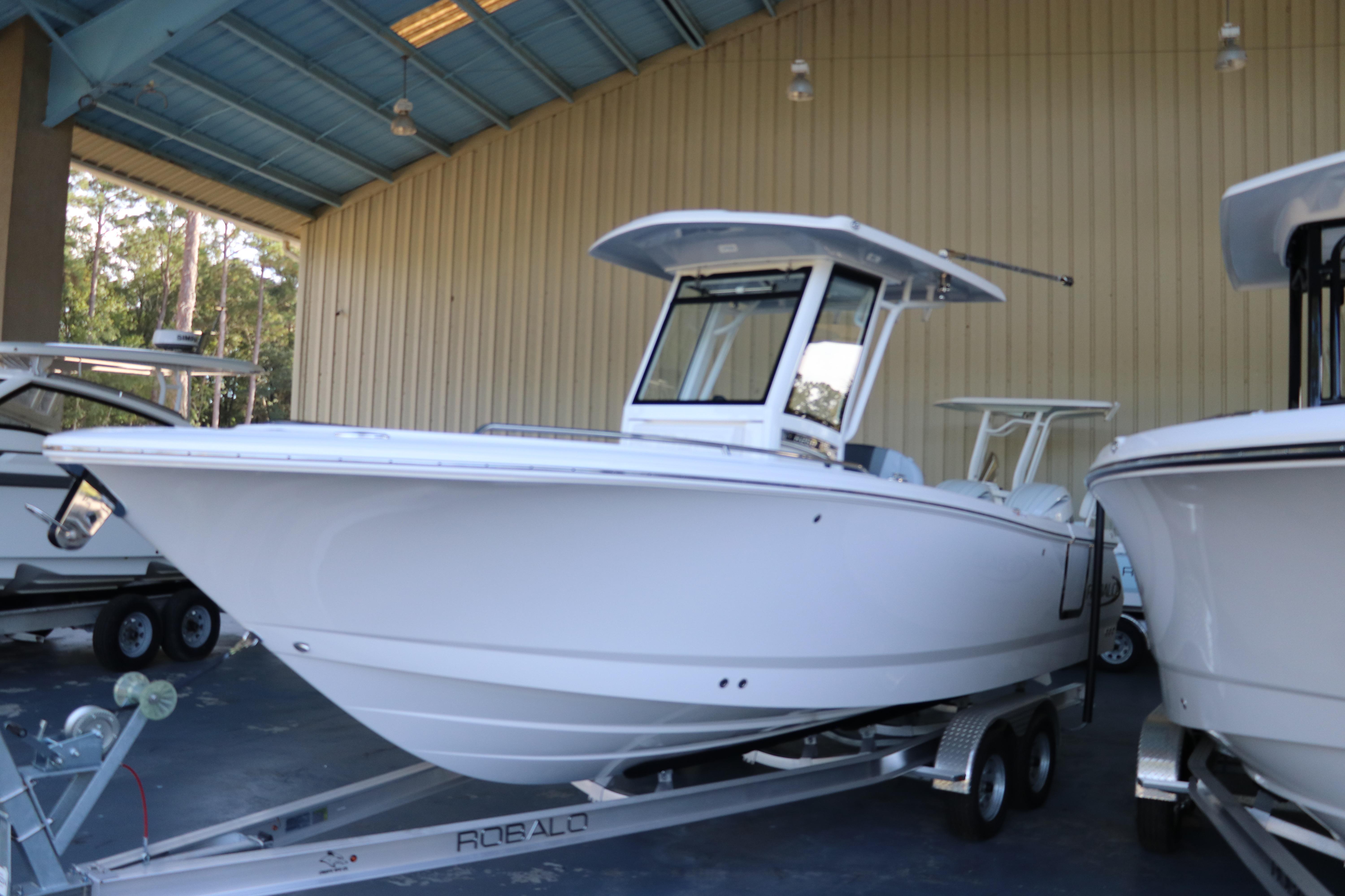 2026 Robalo R250 Center Console