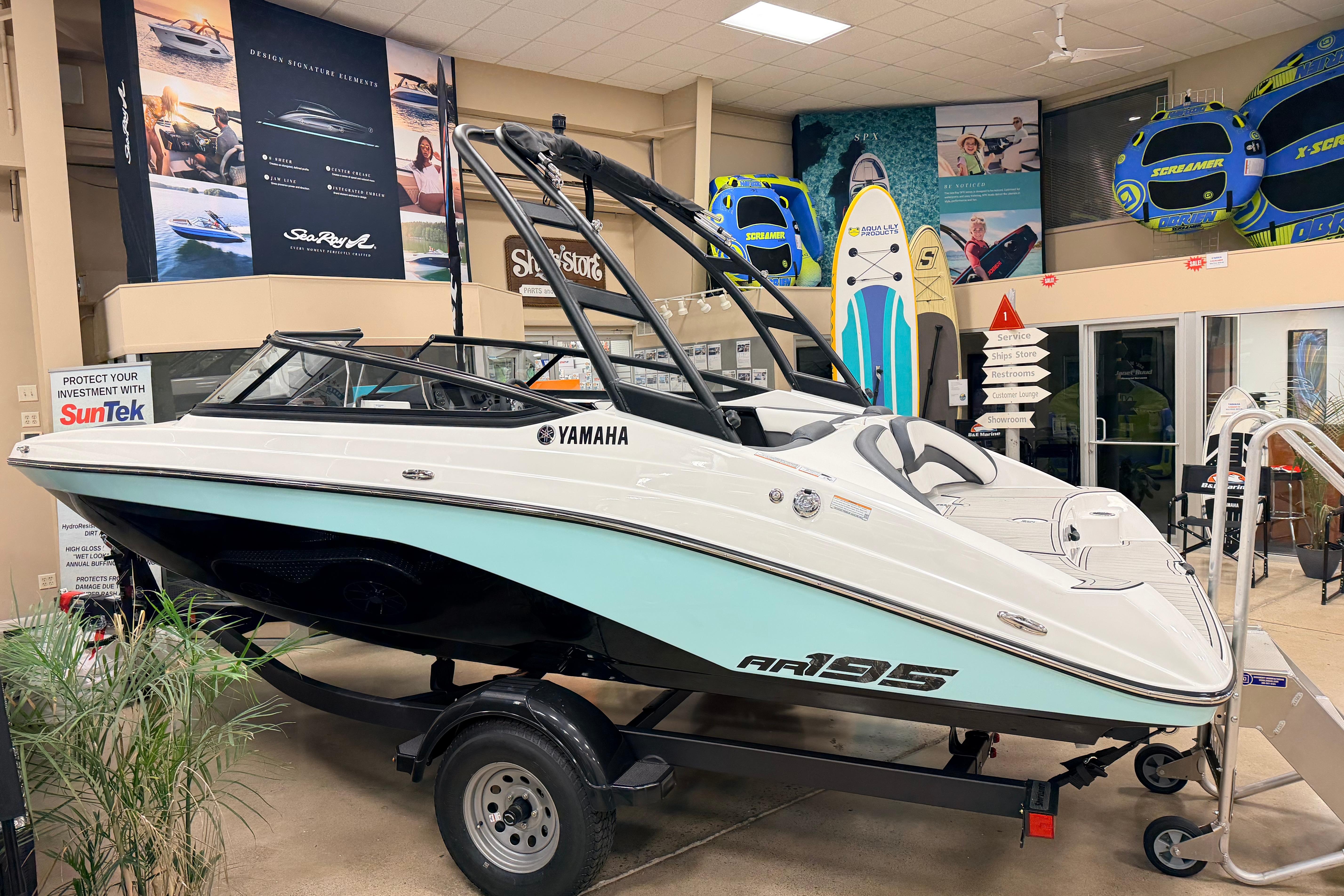 2026 Yamaha Boats AR195