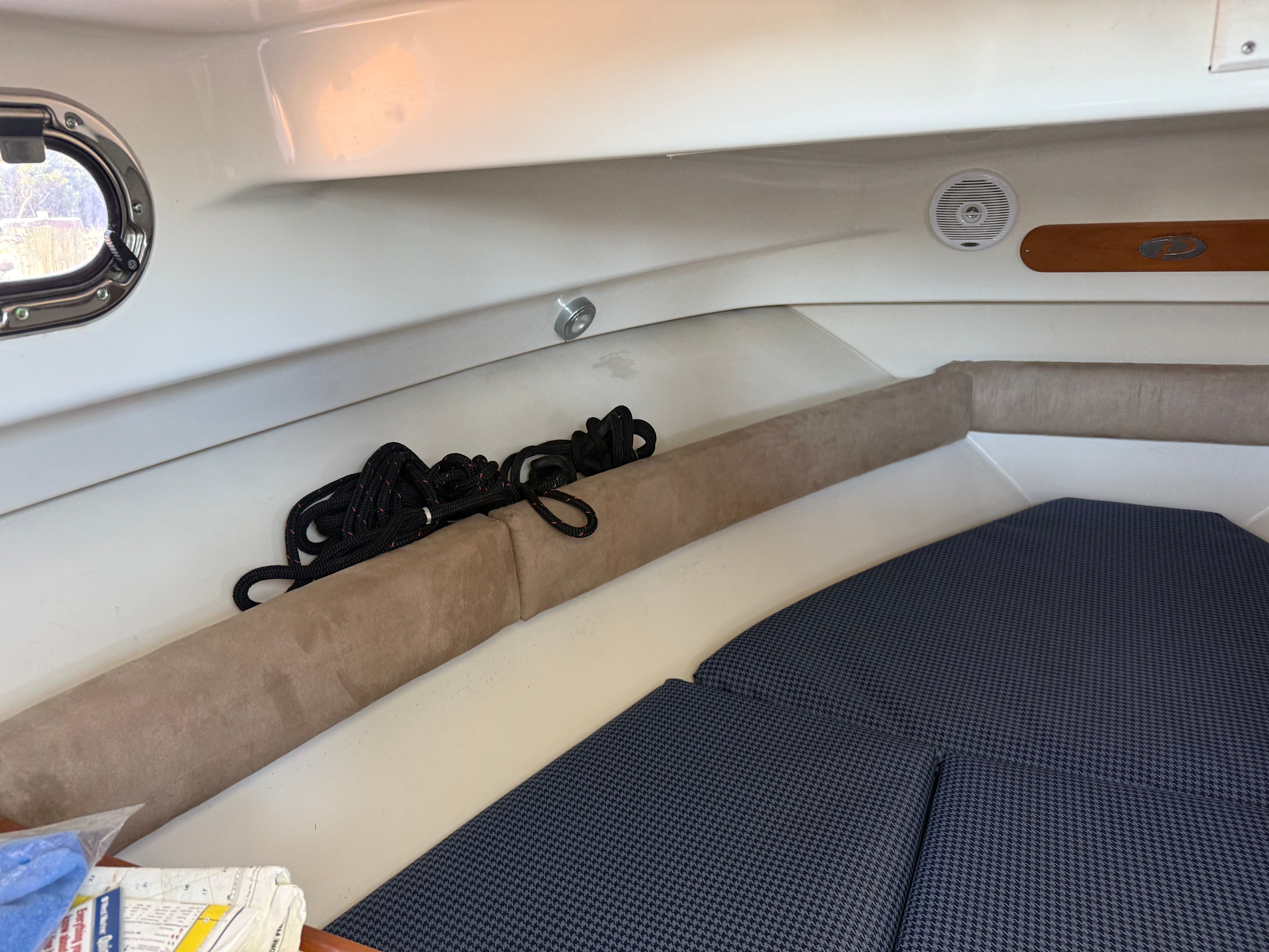 2005 Pursuit 2570 Offshore - 34