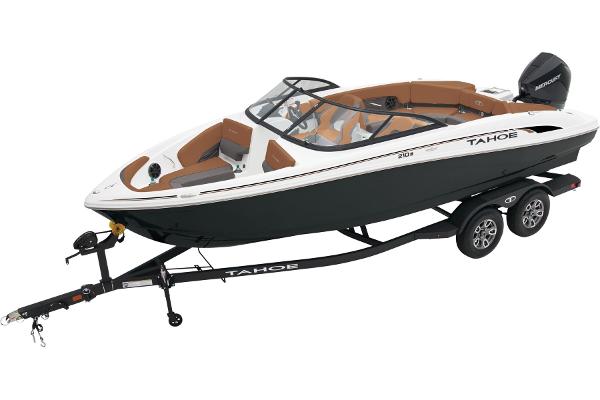 2025 Tahoe 210 S - 9