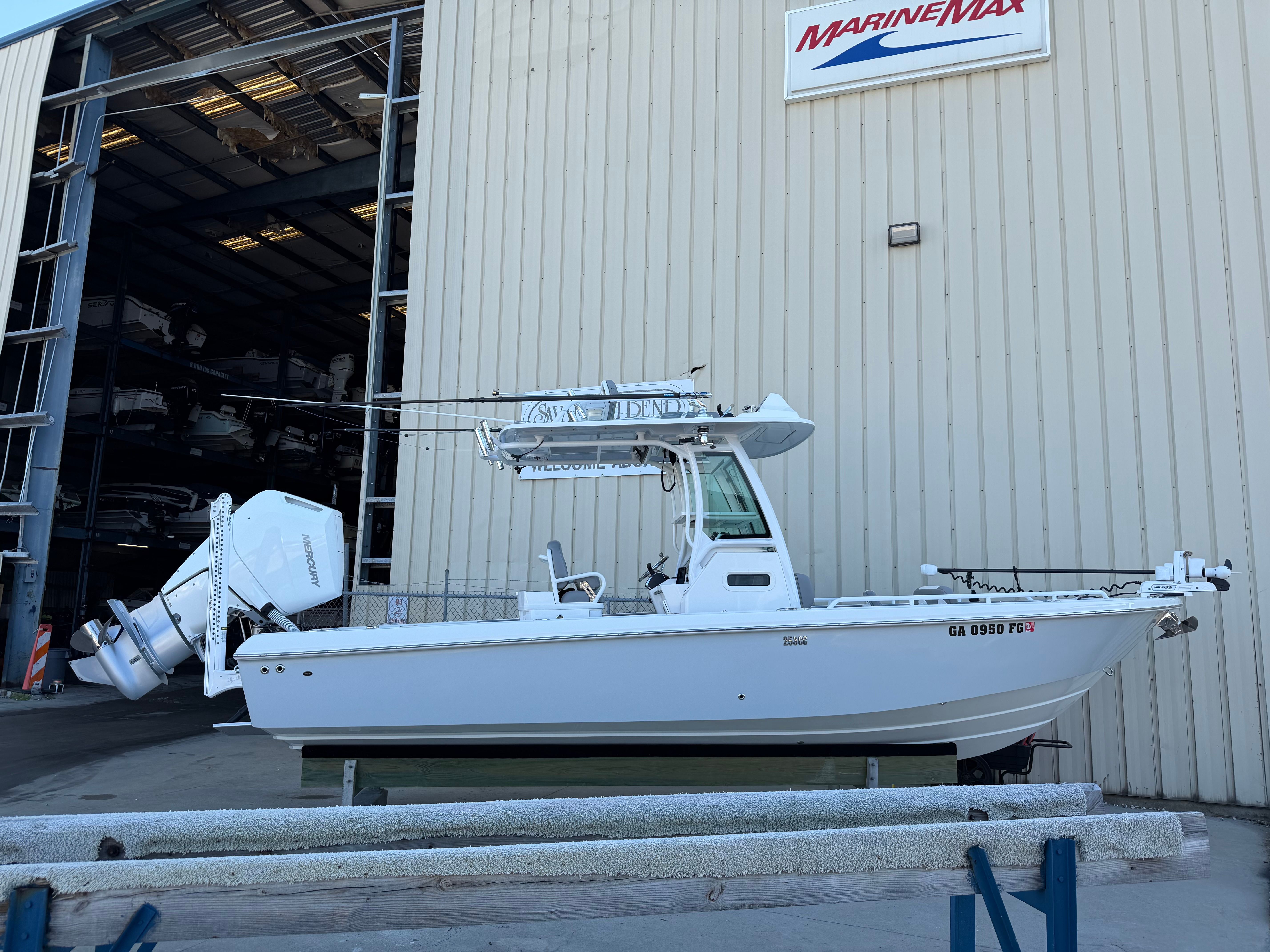 2025 Everglades 253 Center Console