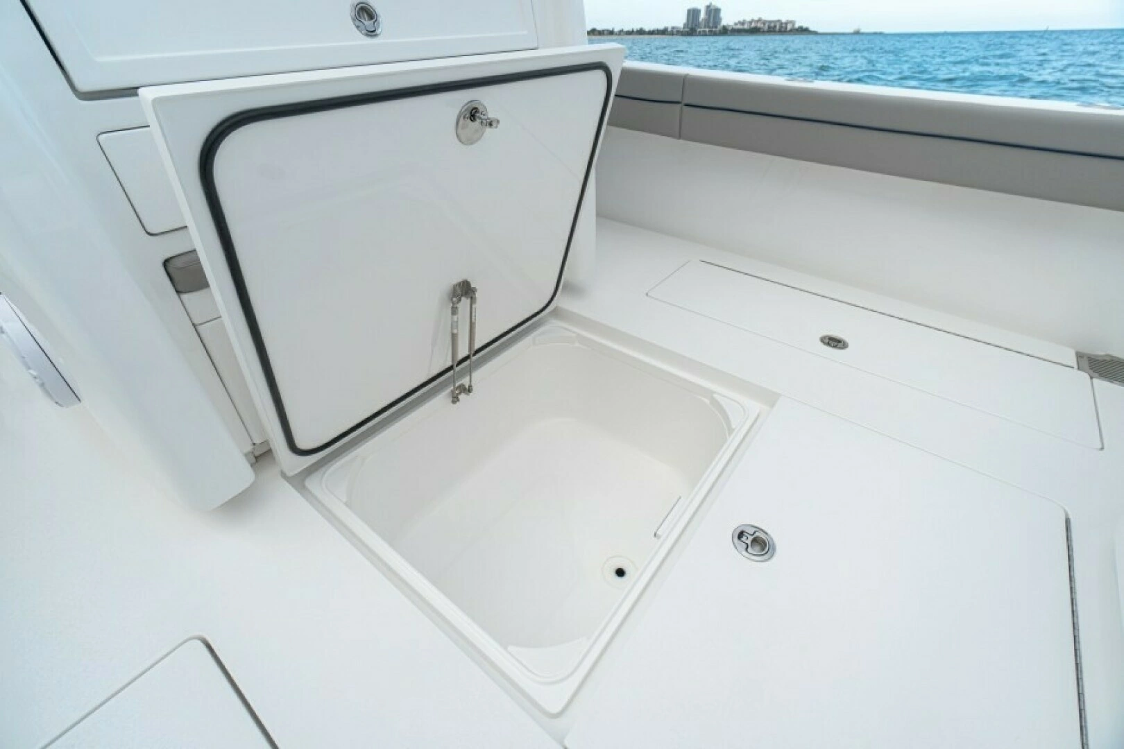 2027 Valhalla Boatworks V-33 - Image 14