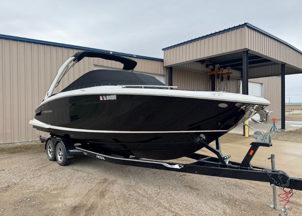 2017 Regal 2800 Bowrider