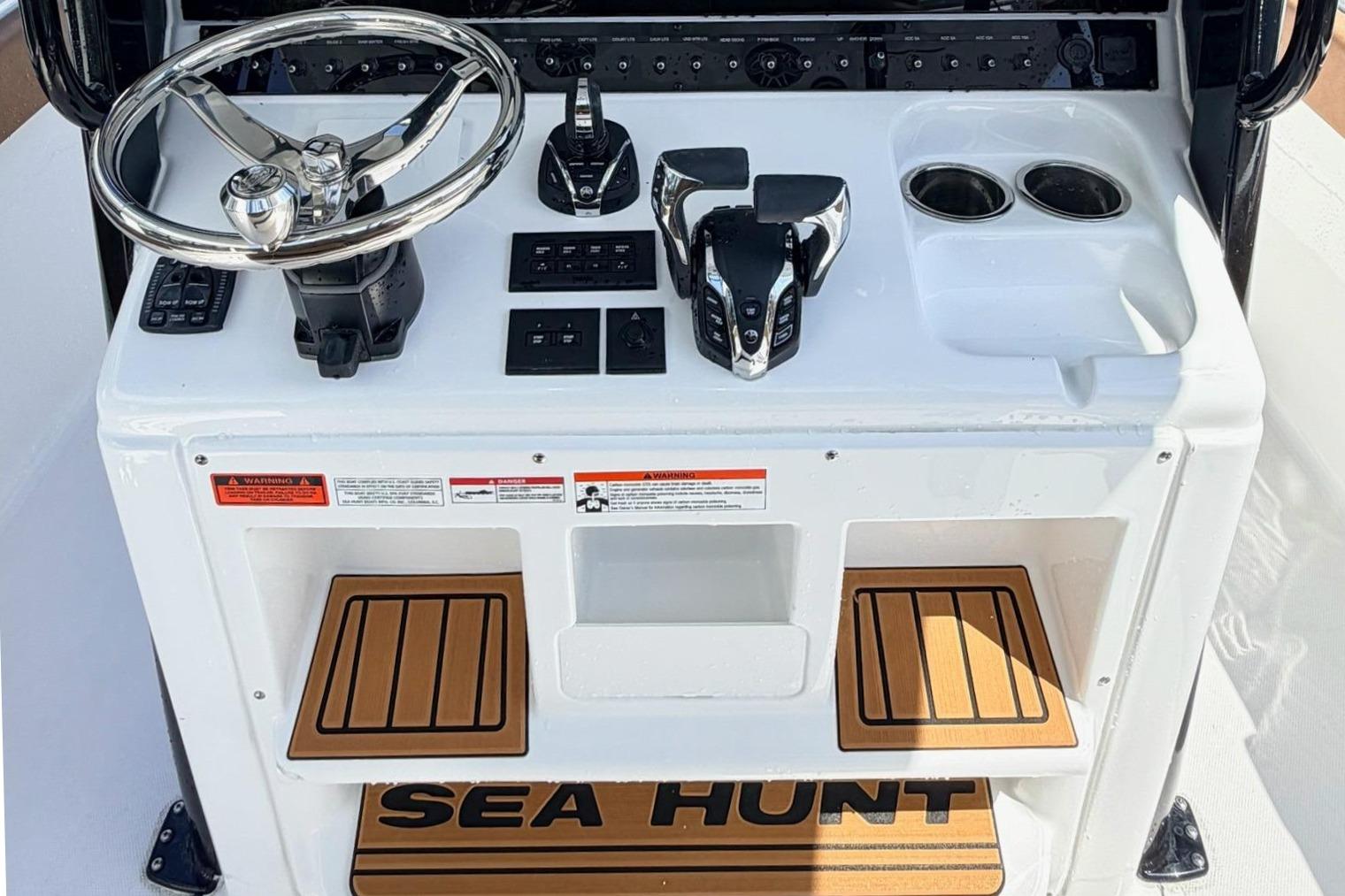 Control console of Sea Hunt Ultra 305 Coffin Box 2026.