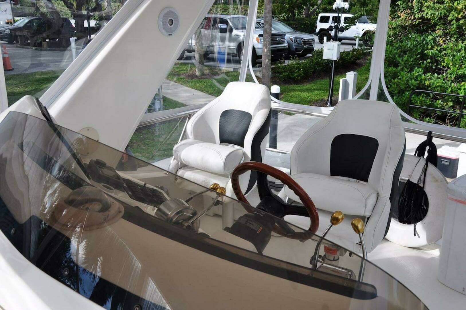 1998 Sea Ray 480 Sedan Bridge - Image 31